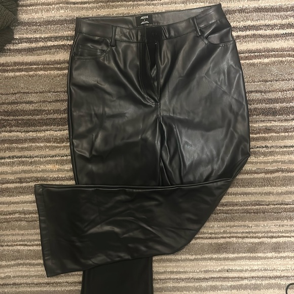 Leather pants - Picture 1 of 2